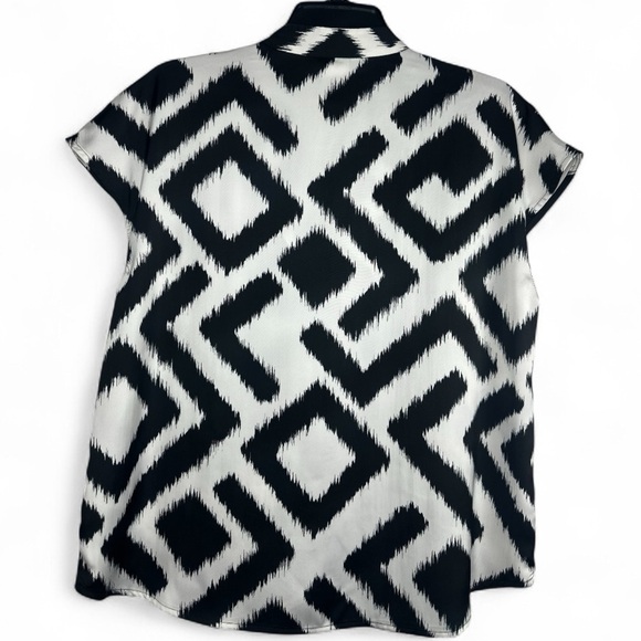 Worthington Women’s V-Neck Silky Black & White Short Sleeve Blouse, Size Medium - Picture 3 of 6